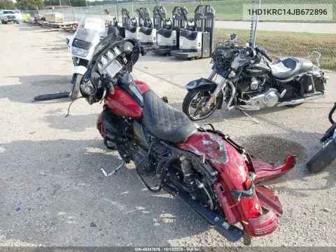 1HD1KRC14JB672896 — 2018 Harley-Davidson Street Glide, фото 3 с аукциона IAAI, Повреждения со всех сторон