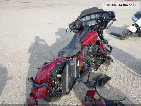 1HD1KRC14JB672896 — 2018 Harley-Davidson Street Glide, фото 4 с аукциона IAAI, Повреждения со всех сторон