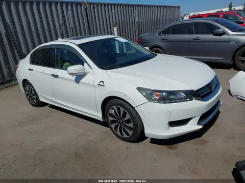 1HGCR6F57FA001384 — 2015 Honda Accord Hybrid EX-L, Передняя часть (Front End), фото до ремонта