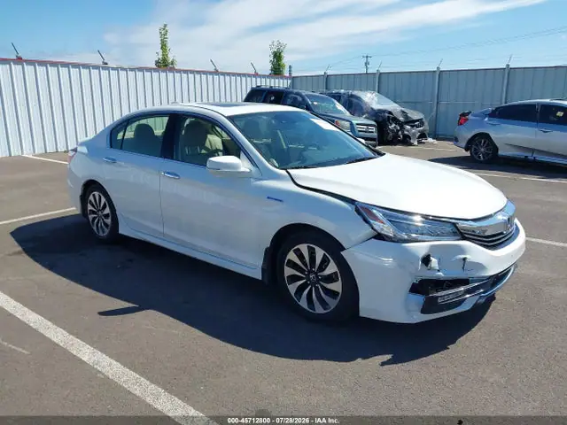 JHMCR6F75HC020506 — 2017 Honda Accord Hybrid Touring, Передняя часть справа (Right Front), фото до ремонта