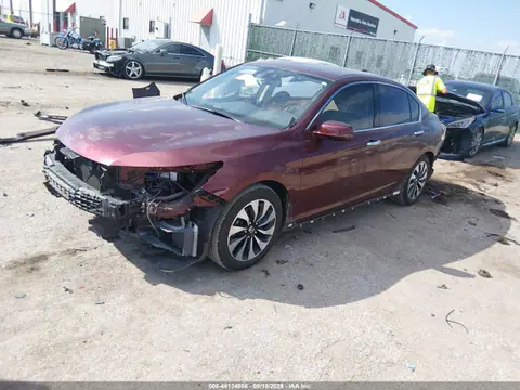 2017 Honda Accord Hybrid Touring VIN JHMCR6F73HC004966 фото 2