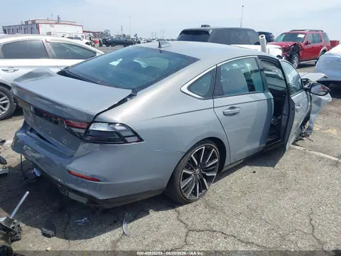 2025 Honda Accord Hybrid Touring VIN 1HGCY2F83SA004881 фото 4