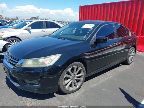 2015 Honda Accord Sport VIN 1HGCR2F51FA247050 фото 2