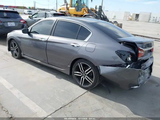 1HGCR2F50HA092316 — 2017 Honda Accord Sport, фото 3 с аукциона IAAI 30.09.2026, Передняя и задняя части