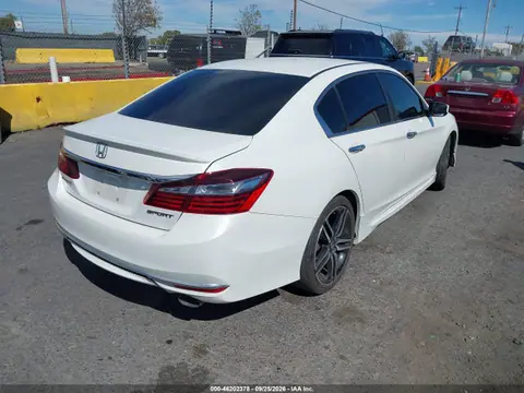 2017 Honda Accord Sport VIN 1HGCR2F5XHA024721 фото 4