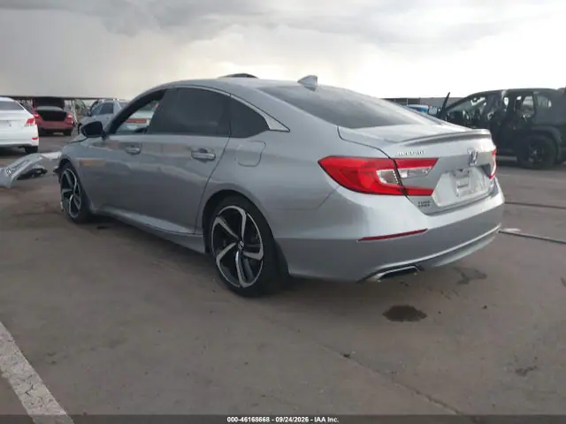 2018 Honda Accord Sport VIN 1HGCV1F36JA260860 фото 3