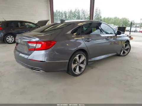 2018 Honda Accord Touring 2.0t VIN 1HGCV2F92JA051190 фото 4