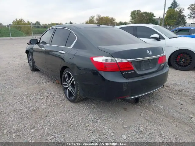 2015 Honda Accord Touring VIN 1HGCR2F96FA810743 фото 3