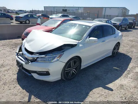 2016 Honda Accord Touring VIN 1HGCR2F00GA804780 фото 2
