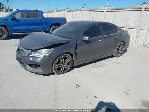2017 Honda Accord Touring VIN 1HGCR2F08HA807475 фото 2