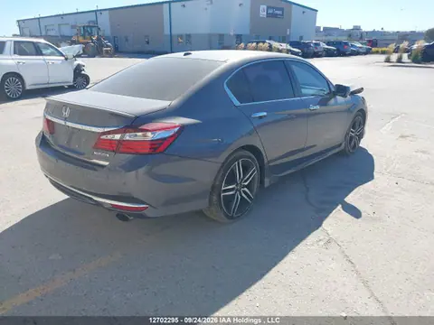 2017 Honda Accord Touring VIN 1HGCR2F08HA807475 фото 4