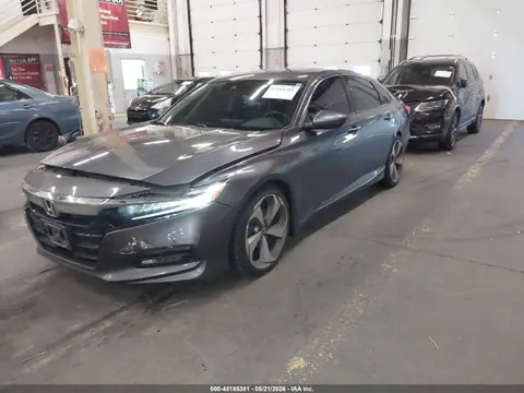 2018 Honda Accord Touring VIN 1HGCV1F98JA024683 фото 2