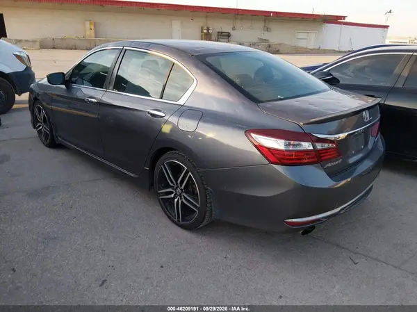 1HGCR2F51GA075605 — 2016 Honda Accord, фото 3 с аукциона IAAI, Естественный износ