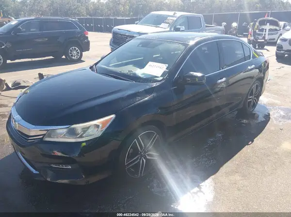 1HGCR3F03GA029588 — 2016 Honda Accord, фото 2 с аукциона IAAI, Правый бок