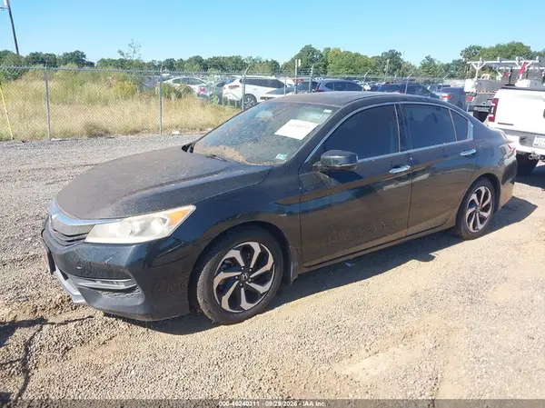 1HGCR3F87GA007308 — 2016 Honda Accord, фото 2 с аукциона IAAI 08.10.2026, Естественный износ