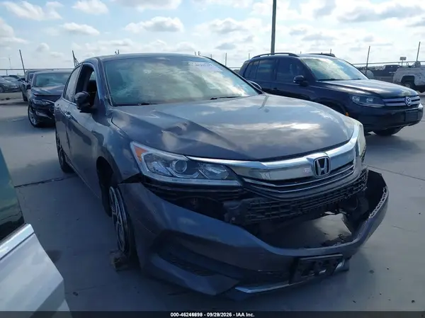 1HGCR2F48GA031236 — 2016 Honda Accord, REPOSSESSION, фото до ремонта