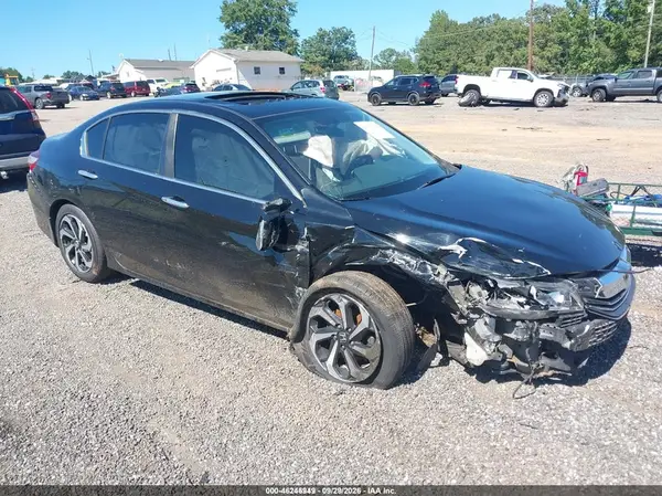 1HGCR2F72GA213993 — 2016 Honda Accord, REPOSSESSION, фото до ремонта