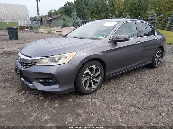 1HGCR3F84HA023760 — 2017 Honda Accord, фото 2 с аукциона IAAI 14.10.2026, Передняя часть справа
