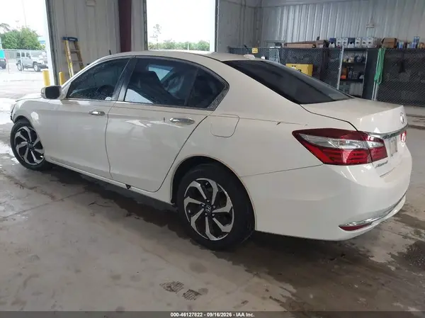 1HGCR2F01HA214153 — 2017 Honda Accord, фото 3 с аукциона IAAI 13.10.2026, Передняя часть