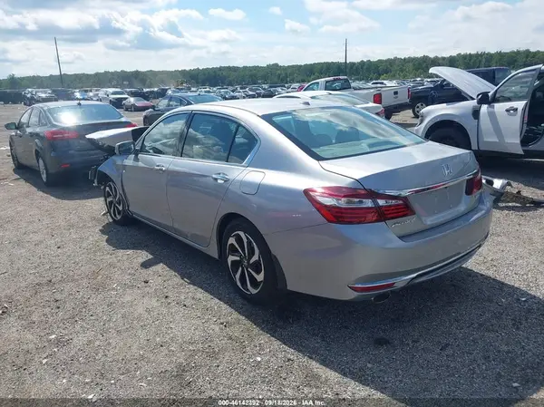 1HGCR3F86HA018317 — 2017 Honda Accord, фото 3 с аукциона IAAI 13.10.2026, Передняя часть