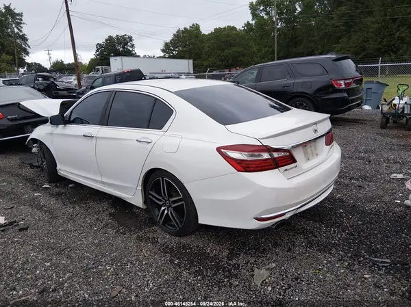 1HGCR2F5XHA120543 — 2017 Honda Accord, фото 3 с аукциона IAAI, Передняя часть