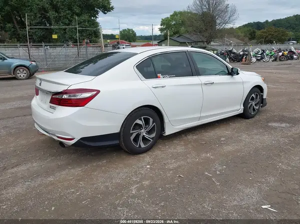 1HGCR2F17HA062839 — 2017 Honda Accord, фото 4 с аукциона IAAI, Подтопление