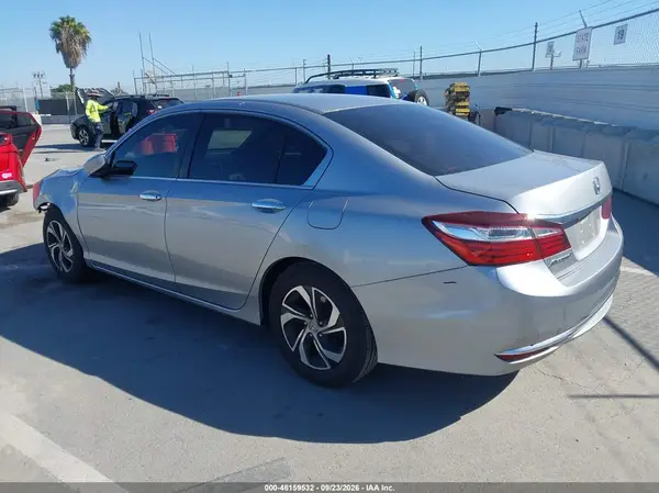 1HGCR2F3XHA211696 — 2017 Honda Accord, фото 3 с аукциона IAAI, Передняя часть