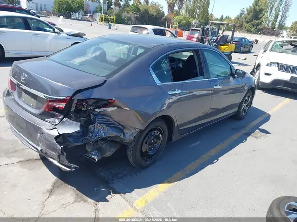 1HGCR2F30HA210542 — 2017 Honda Accord, фото 4 с аукциона IAAI, Задняя часть