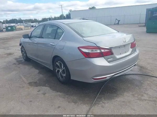 1HGCR2F35HA076692 — 2017 Honda Accord, фото 3 с аукциона IAAI, Передняя часть