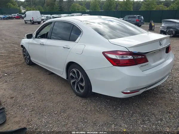 1HGCR2F71HA090785 — 2017 Honda Accord, фото 3 с аукциона IAAI 06.10.2026, Передняя часть