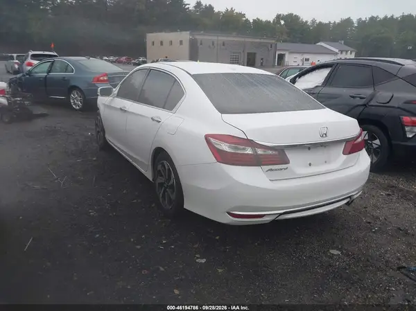 1HGCR2F87HA207195 — 2017 Honda Accord, фото 3 с аукциона IAAI, Передняя часть слева