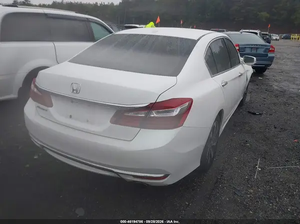 1HGCR2F87HA207195 — 2017 Honda Accord, фото 4 с аукциона IAAI, Передняя часть слева