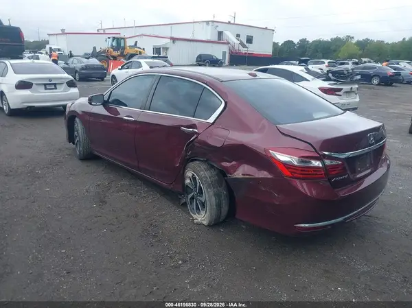 1HGCR2F88HA105601 — 2017 Honda Accord, фото 3 с аукциона IAAI, Задняя часть слева