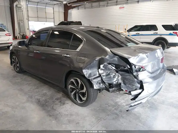 1HGCR2F83HA049616 — 2017 Honda Accord, фото 3 с аукциона IAAI, Задняя часть слева