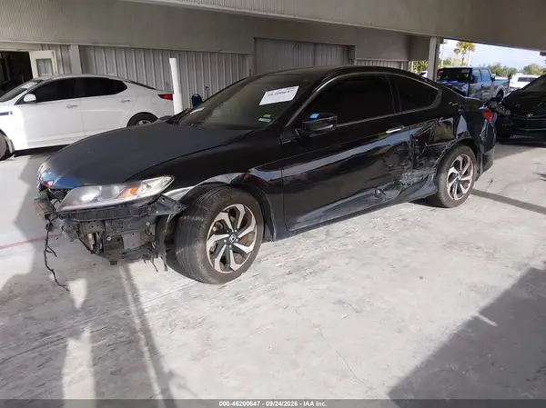 1HGCT1B36HA000187 — 2017 Honda Accord, фото 2 с аукциона IAAI 14.10.2026, Передняя часть