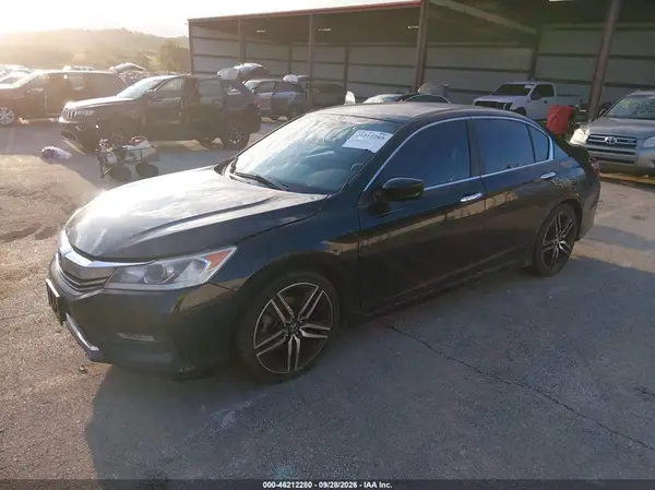 1HGCR2F59HA005660 — 2017 Honda Accord, фото 2 с аукциона IAAI, Правый бок