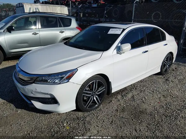1HGCR3F93HA023550 — 2017 Honda Accord, фото 2 с аукциона IAAI, Передняя часть