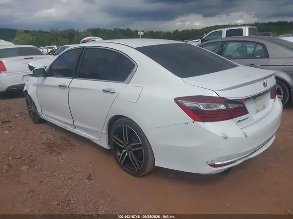1HGCR2F50HA305748 — 2017 Honda Accord, фото 3 с аукциона IAAI, Передняя часть