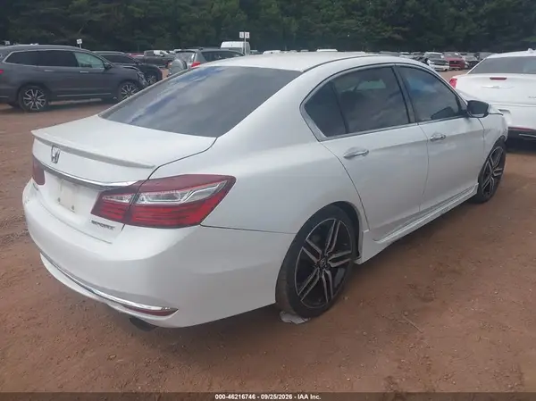 1HGCR2F50HA305748 — 2017 Honda Accord, фото 4 с аукциона IAAI, Передняя часть