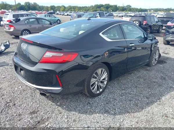 1HGCT1B63HA002067 — 2017 Honda Accord, фото 4 с аукциона IAAI, Передняя часть