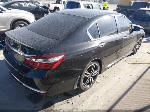 2017 HONDA ACCORD VIN 1HGCR2F56HA128803 фото 4