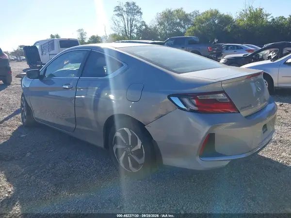 1HGCT1B30HA010097 — 2017 Honda Accord, фото 3 с аукциона IAAI 09.10.2026, Естественный износ