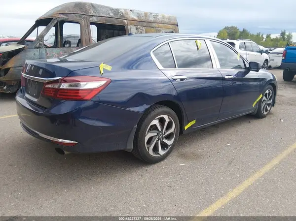 1HGCR2F80HA063375 — 2017 Honda Accord, фото 4 с аукциона IAAI, Угон