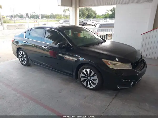 JHMCR6F71HC000835 — 2017 Honda Accord, Передняя часть (Front End), фото до ремонта