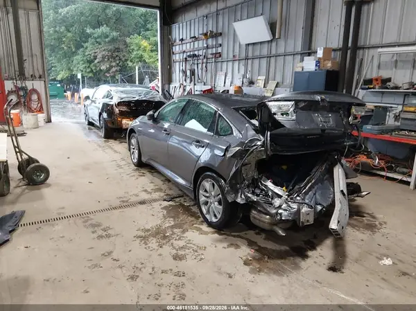 1HGCV1F12JA157353 — 2018 Honda Accord, фото 3 с аукциона IAAI, Задняя часть