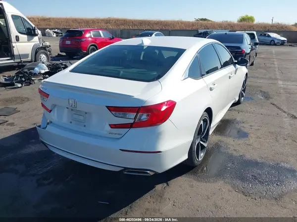1HGCV1F32JA255882 — 2018 Honda Accord, фото 4 с аукциона IAAI, Задняя часть слева