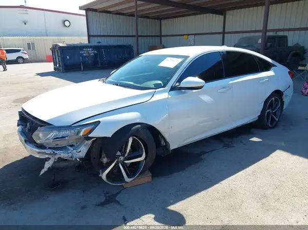 1HGCV1F30JA165470 — 2018 Honda Accord, фото 2 с аукциона IAAI, Передняя часть