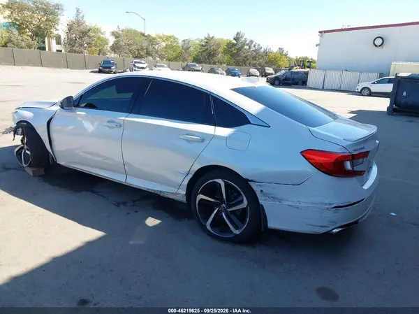 1HGCV1F30JA165470 — 2018 Honda Accord, фото 3 с аукциона IAAI, Передняя часть