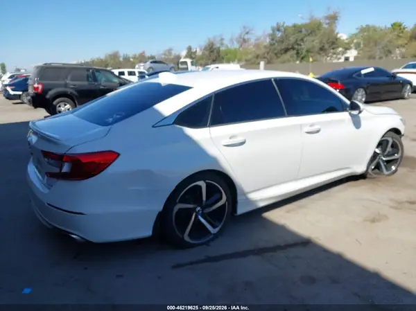1HGCV1F30JA165470 — 2018 Honda Accord, фото 4 с аукциона IAAI, Передняя часть