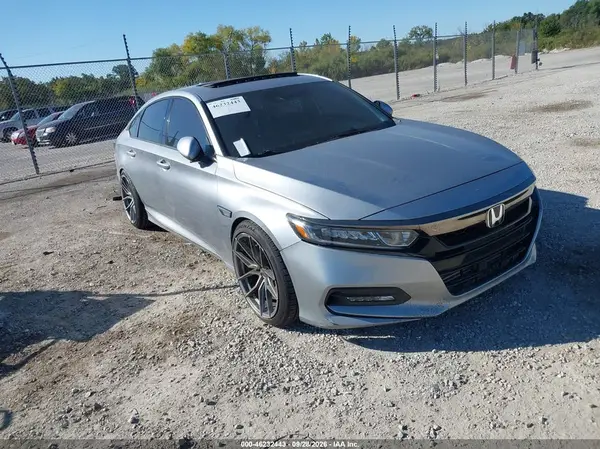 1HGCV2F33JA052327 — 2018 Honda Accord, Передняя часть (Front & Rear), фото до ремонта